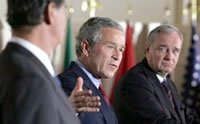 Vicente Fox (left), George Bush (center) and Paul Martin.